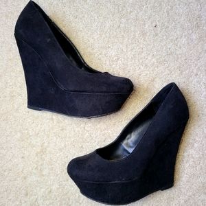 Black 5" platform heels!